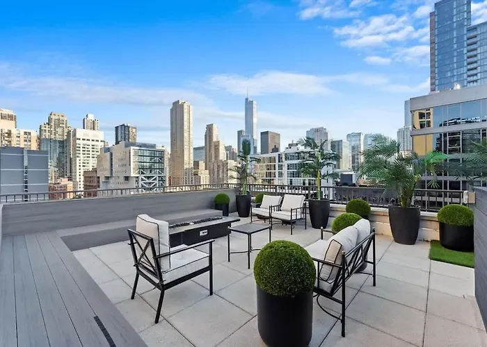 Boulevard Walk Everywhere 5 Mins To Magnificent Mile River North 04 Apartment Chicago