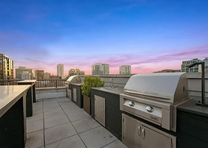 Boulevard Walk Everywhere 5 Mins To Magnificent Mile River North 04 Apartment *