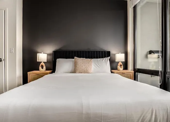 Apartment Boulevard Walk Everywhere 5 Mins To Magnificent Mile River North 04 Chicago
