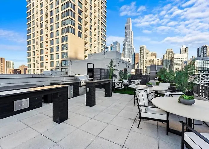 Apartment Boulevard Walk Everywhere 5 Mins To Magnificent Mile River North 04